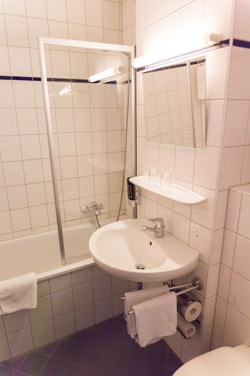Hotel Cosima Vaterstetten Habitación foto