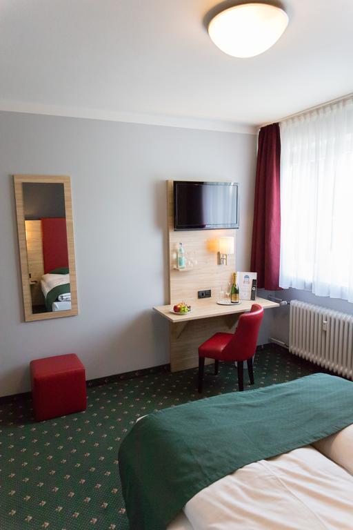 Hotel Cosima Vaterstetten Habitación foto