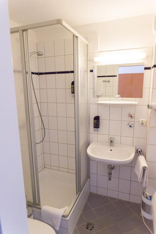Hotel Cosima Vaterstetten Habitación foto