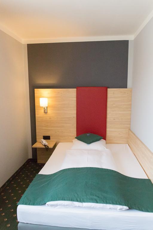 Hotel Cosima Vaterstetten Habitación foto